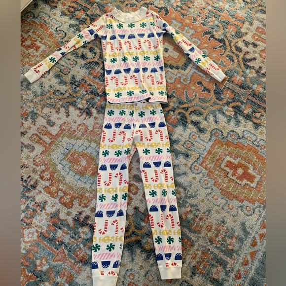 Hanna Andersson holiday / Christmas long john pajama set size 6-7 - Picture 1 of 2